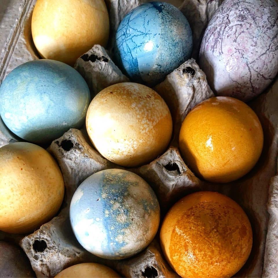 How to dye Easter Eggs with tea