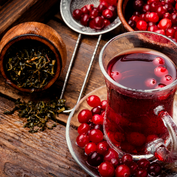 Refreshing Tea and Cranberry Juice Blend